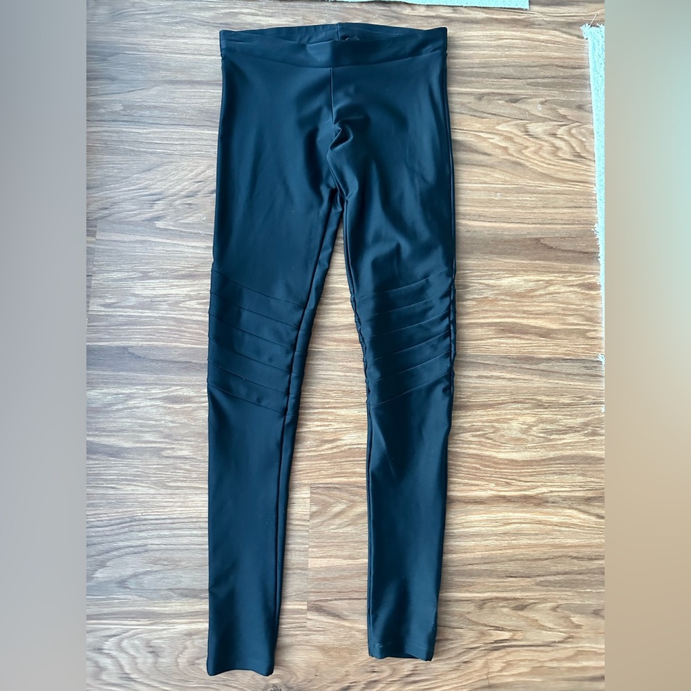 Rock & Republic Black Ankle Leggings